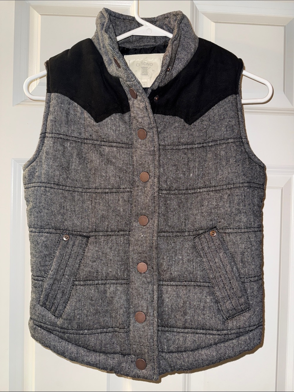 Women’s Grey Quilted Vest with Black Yoke Black lining. Copper butter down,